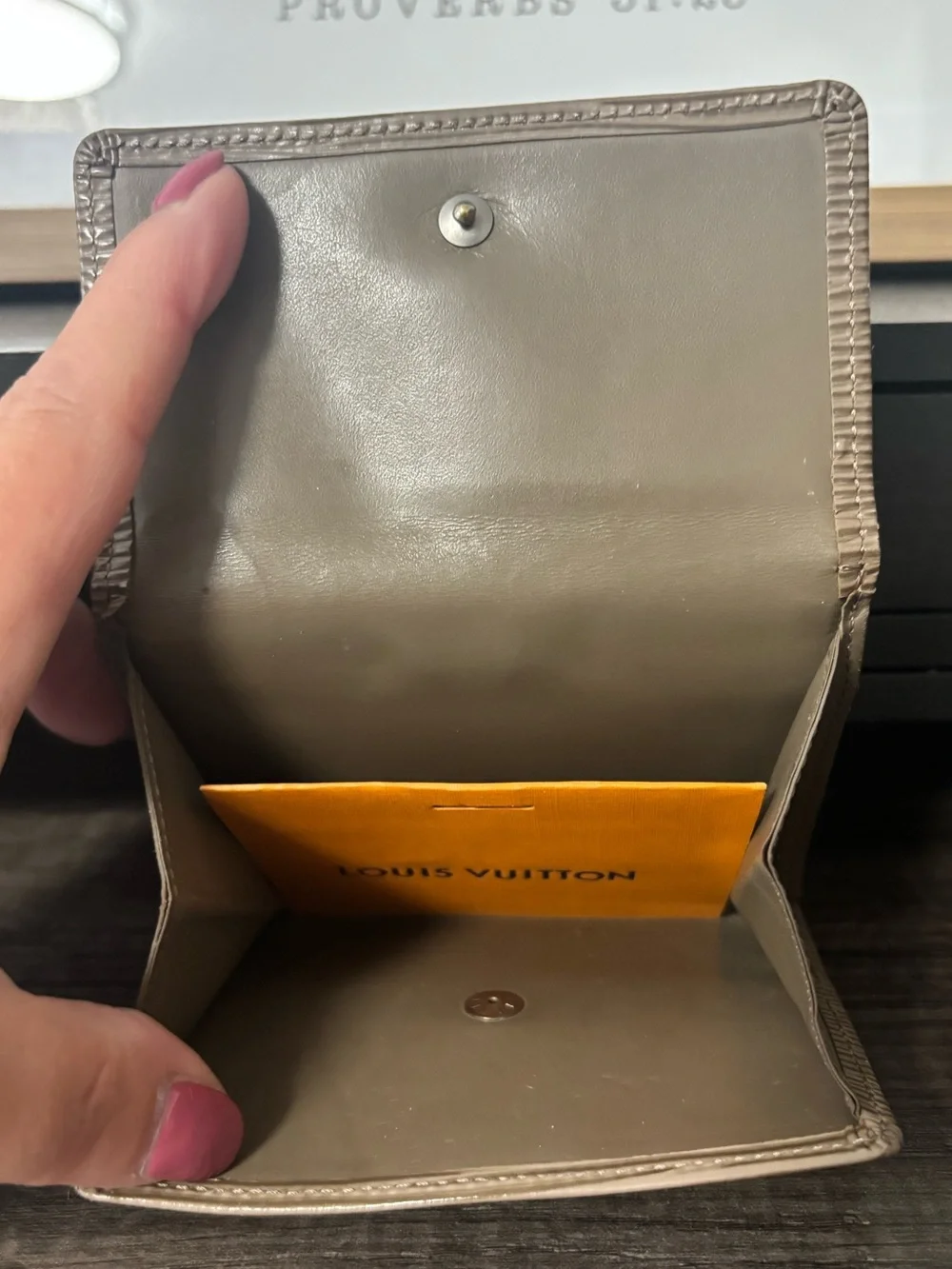 Vintage Louis Vuitton Paris Epi Leather Snap Wallet - Authentic - Picture 5 of 14